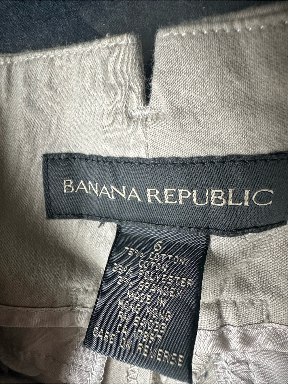 Banana Republic Straight Leg Pants in Khaki/Tan
